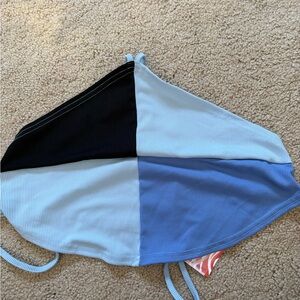 ROMWE Black and Blue Colorblock Crop Top